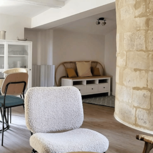 Le nid d'Uzès, appartement place aux Herbes, Conciergerie Calla