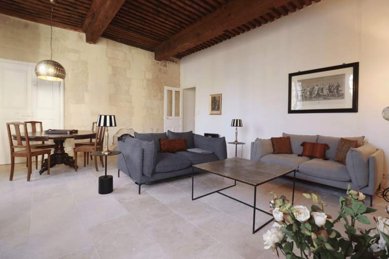 Conciergerie calla _ Appartement Place aux Herbes _ Uzès